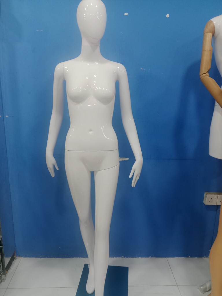 Lady Dummy White