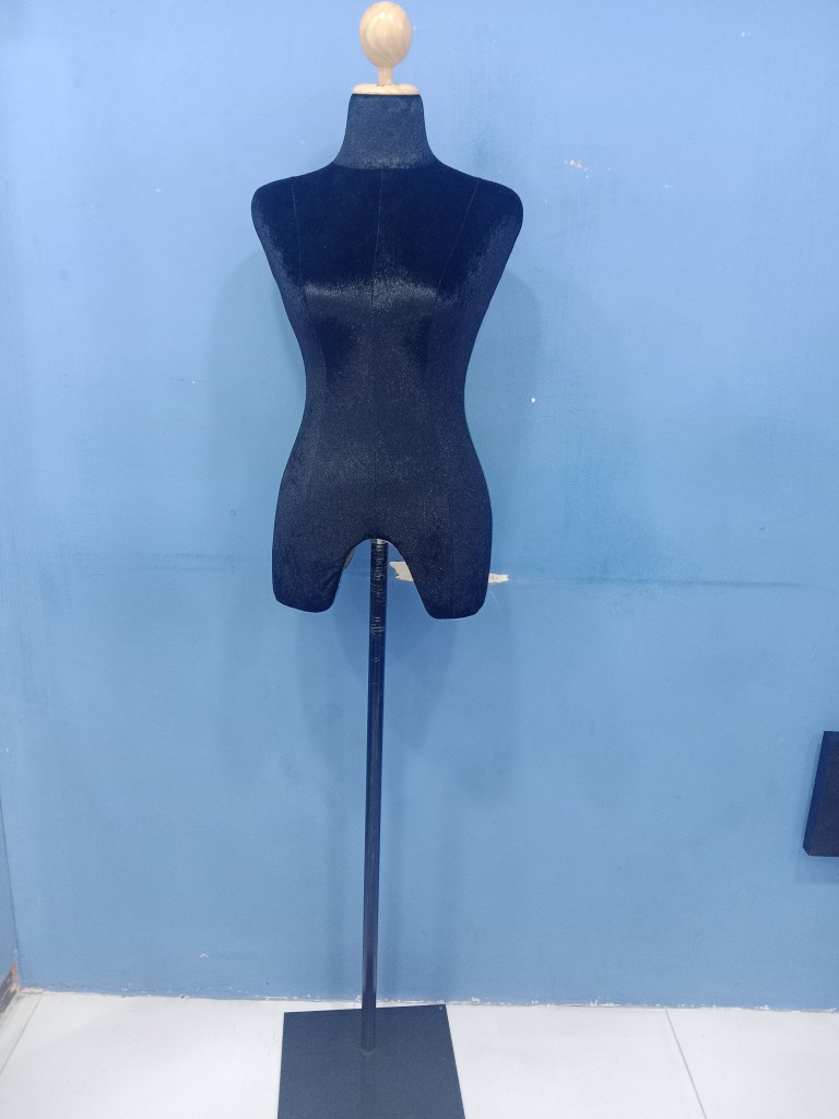 TAILOR MADE 92 TAILORING DUMMY (LADIES) WITH STEEL STAND 
