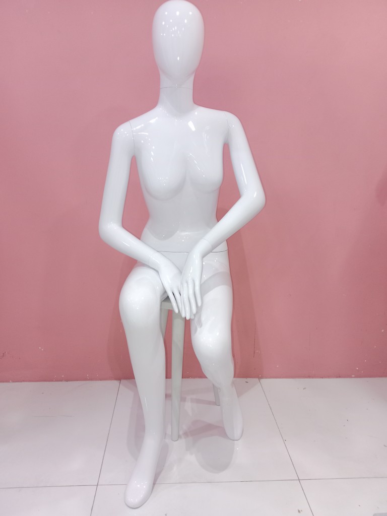 LADY DUMMY WHITE (Sitting)