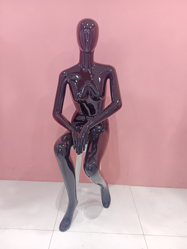 LADY DUMMY BLACK (SITTING)